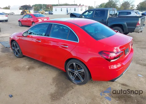 2019 Mercedes-Benz A 220 4Matic z USA, uszkodzony, nr VIN WDD3G4FB2KW025190